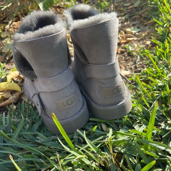 UGG Aubrielle grey winter boots size 11 - Picture 3 of 6